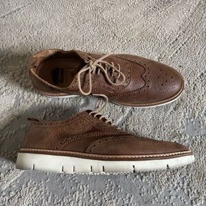 Roots Brown leather wingtip laces up loafers Oxford shoes vibram sole 40 / 8